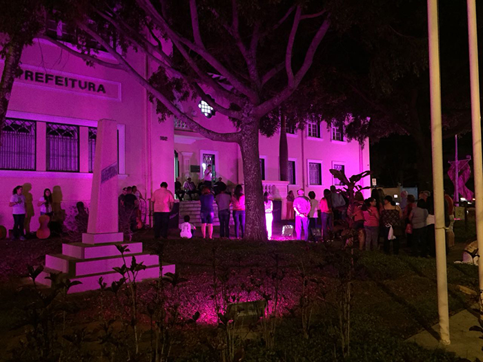 "Outubro Rosa" tem início com evento de abertura em frente ao Paço Municipal de Garça